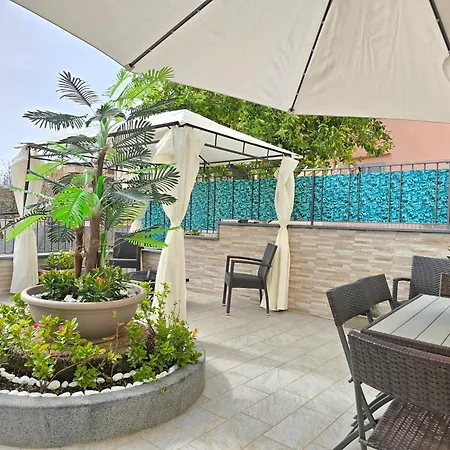 Grazy - Bright New With Terrace And Jacuzzi Feriehus *