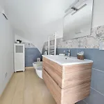 Nyaraló Grazy Home - Bright New Apt With Terrace And Seasonal Pool