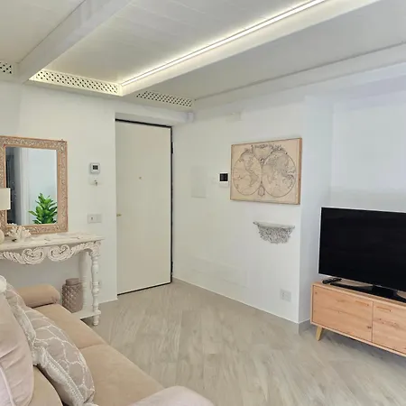 Vakantiehuis Grazy - Bright New With Terrace And Jacuzzi