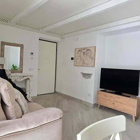 Grazy - Bright New With Terrace And Jacuzzi Vakantiehuis